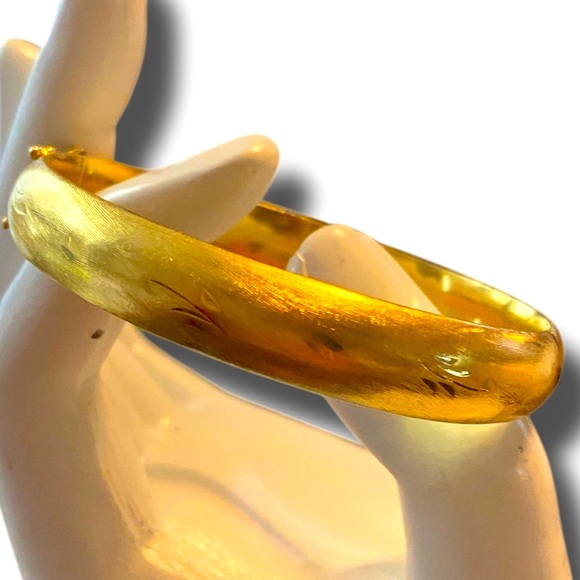 Vintage Estate 18K 750 Yellow Gold 11mm Wide Bangle Bracelet BEAUTIFUL! - Picture 5 of 16